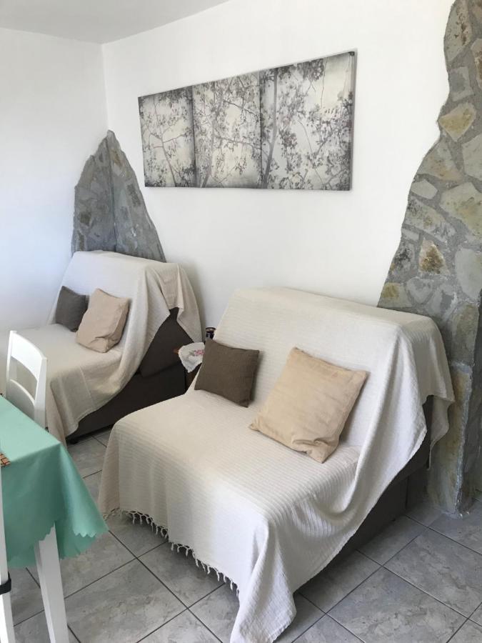 Gourgiana Apartments Andrítsaina Eksteriør bilde