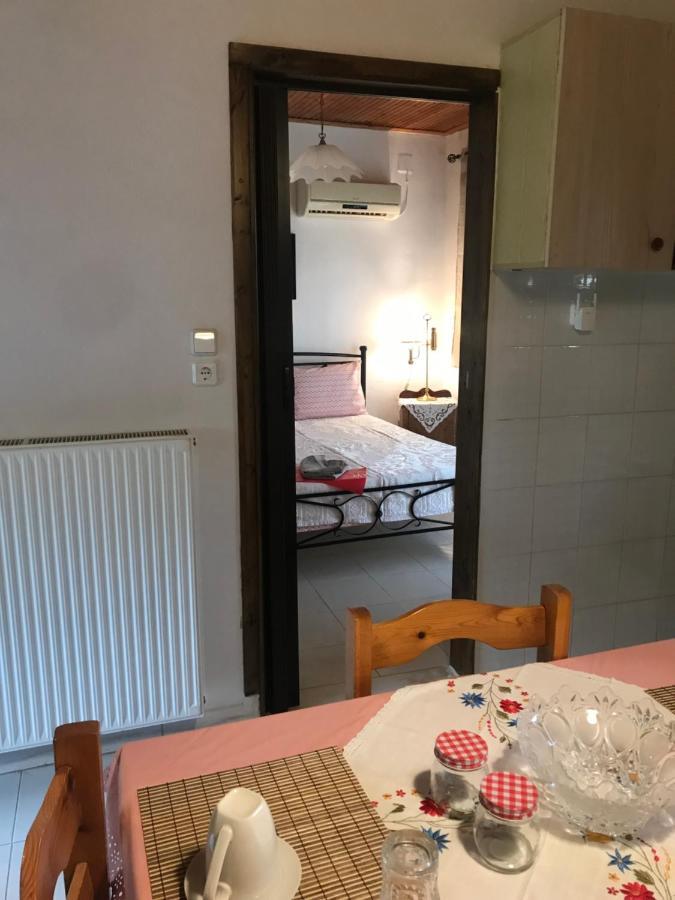 Gourgiana Apartments Andrítsaina Eksteriør bilde