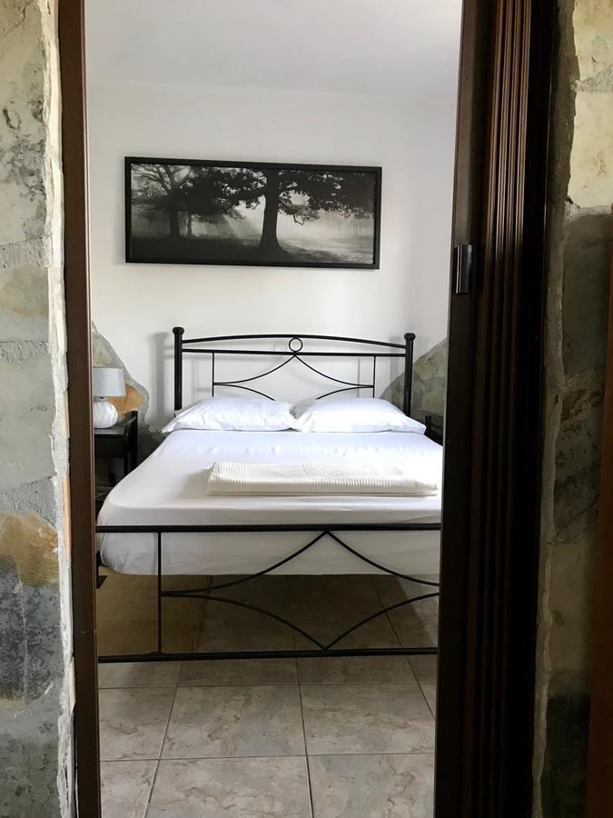 Gourgiana Apartments Andrítsaina Eksteriør bilde